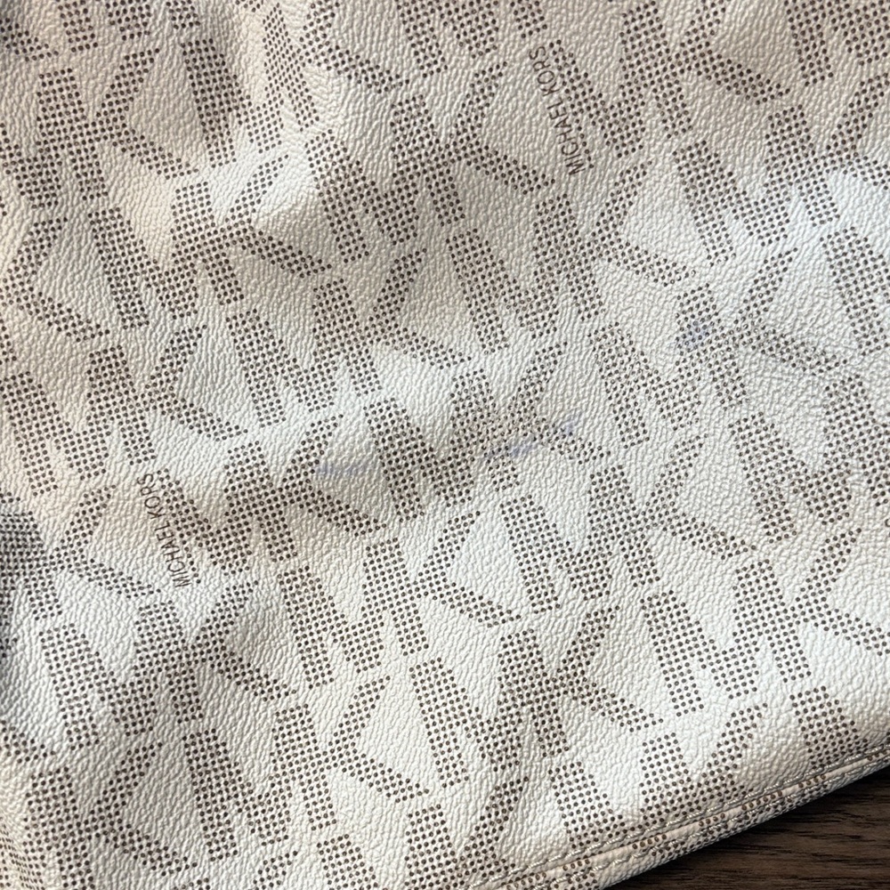 Michael Kors Monogram Beige Tote - Picture 2 of 4